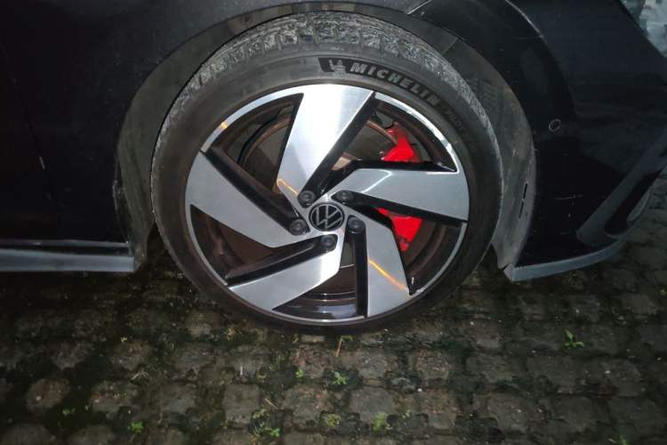 Used Volkswagen Golf GTI 2021 Facelift 380TSI DSG GTI Right Front Wheel Hub