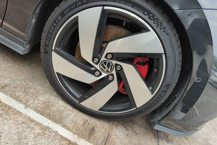 Used Volkswagen Golf GTI 2021 380TSI DSG GTI Right Front Wheel Hub