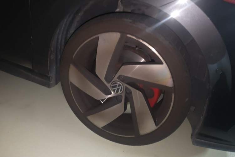 Used Volkswagen Golf GTI 2021 380TSI DSG GTI Right Front Wheel Hub