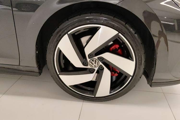 Used Volkswagen Golf GTI 2021 380TSI DSG GTI Right Front Wheel Hub