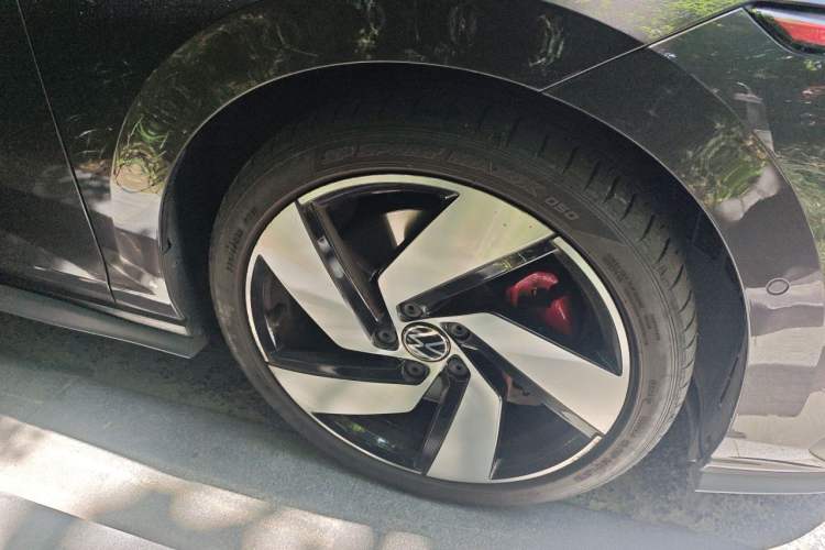 Used Volkswagen Golf GTI 2021 380TSI DSG GTI Right Front Wheel Hub