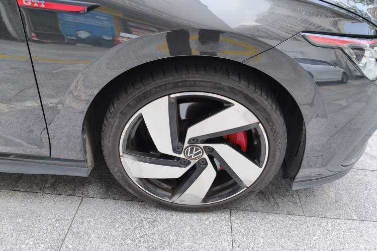 Used Volkswagen Golf GTI 2021 380TSI DSG GTI Right Front Wheel Hub