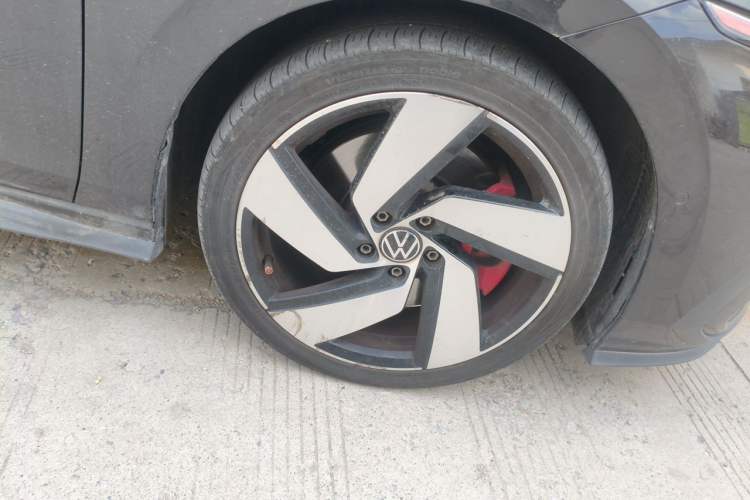 Used Volkswagen Golf GTI 2021 380TSI DSG GTI Right Front Wheel Hub