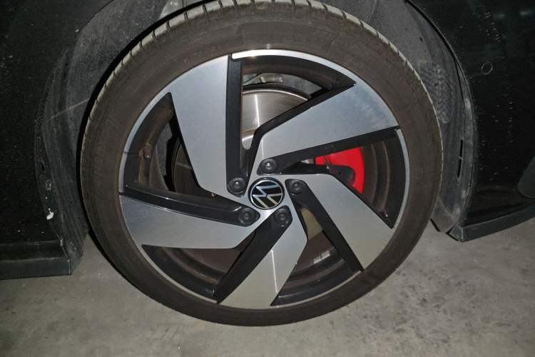 Used Volkswagen Golf GTI 2021 380TSI DSG GTI Right Front Wheel Hub
