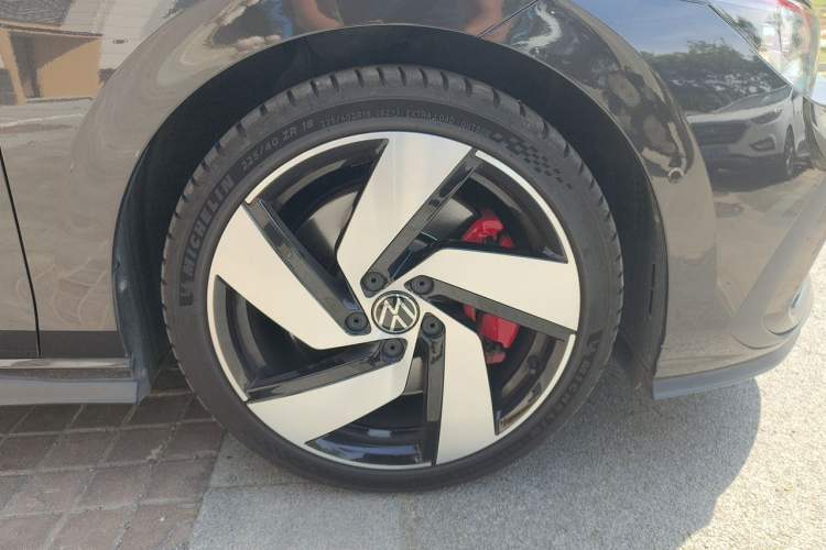 Used Volkswagen Golf GTI 2021 380TSI DSG GTI Right Front Wheel Hub