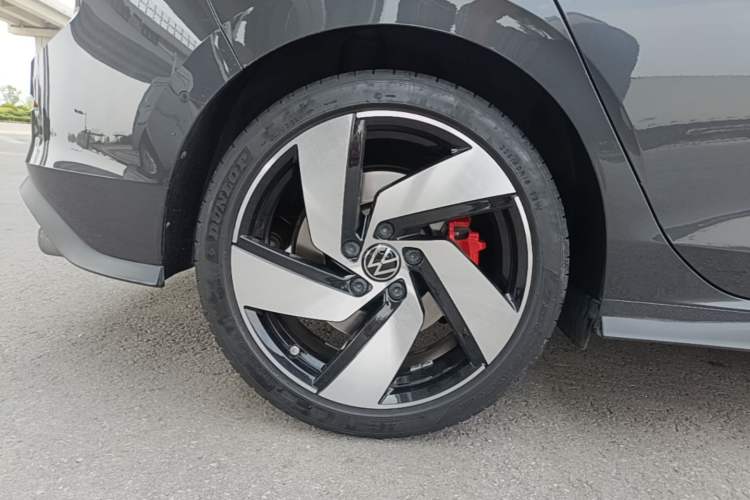 Used Volkswagen Golf GTI 2021 380TSI DSG GTI Right Rear Wheel Hub