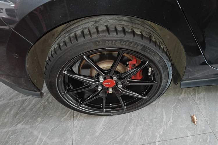 Used Volkswagen Golf GTI 2021 Facelift 380TSI DSG GTI Right Rear Wheel Hub