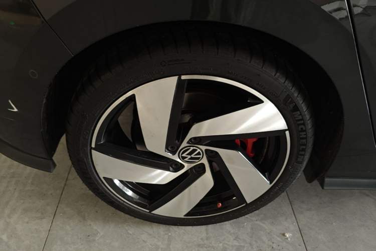 Used Volkswagen Golf GTI 2021 380TSI DSG GTI Right Rear Wheel Hub