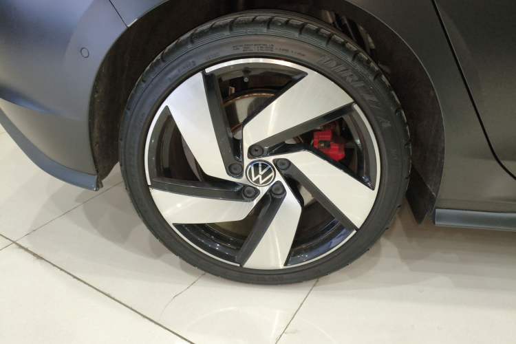 Used Volkswagen Golf GTI 2021 380TSI DSG GTI Right Rear Wheel Hub