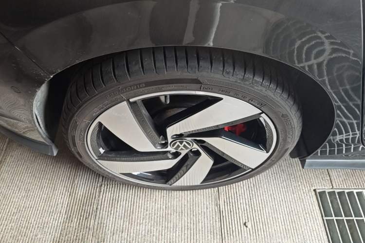 Used Volkswagen Golf GTI 2021 380TSI DSG GTI Right Rear Wheel Hub