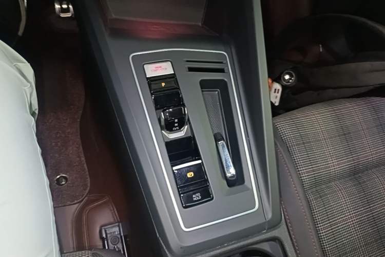 Used Volkswagen Golf GTI 2021 Facelift 380TSI DSG GTI Gear Lever