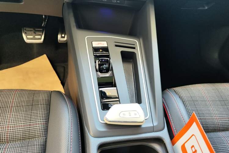 Used Volkswagen Golf GTI 2021 Facelift 380TSI DSG GTI Gear Lever