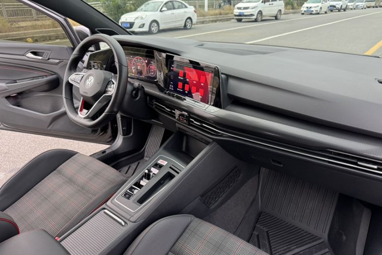 Used Volkswagen Golf GTI 2021 380TSI DSG GTI Interior 3