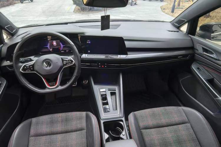 Used Volkswagen Golf GTI 2021 Facelift 380TSI DSG GTI Interior 3