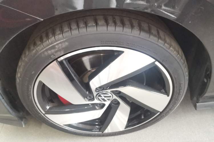 Used Volkswagen Golf GTI 2021 Facelift 380TSI DSG GTI Left Front Wheel Hub