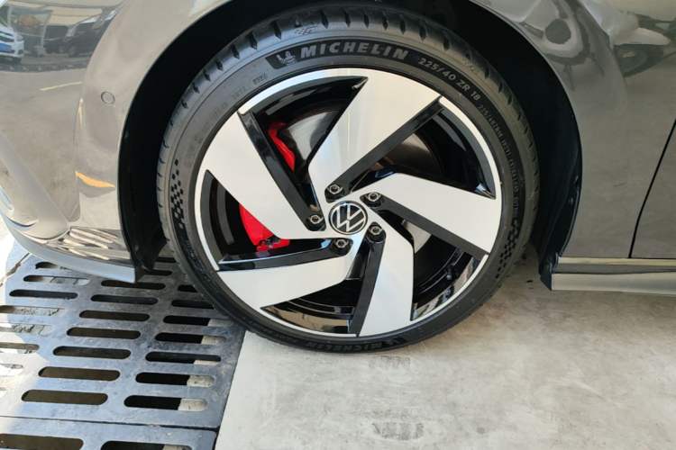 Used Volkswagen Golf GTI 2021 Facelift 380TSI DSG GTI Left Front Wheel Hub