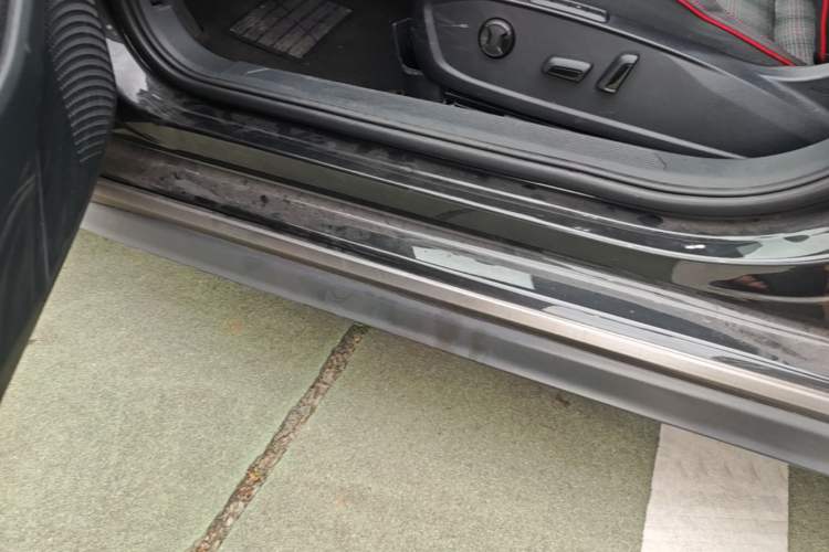 Used Volkswagen Golf GTI 2021 380TSI DSG GTI Left Side Sill