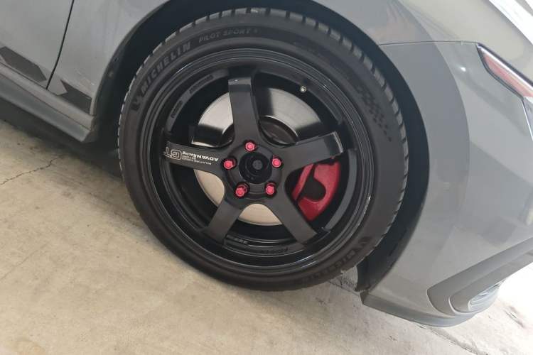 Used Volkswagen Golf GTI 2021 380TSI DSG GTI Right Front Wheel Hub