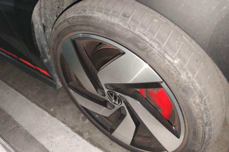 Used Volkswagen Golf GTI 2021 380TSI DSG GTI Right Front Wheel Hub