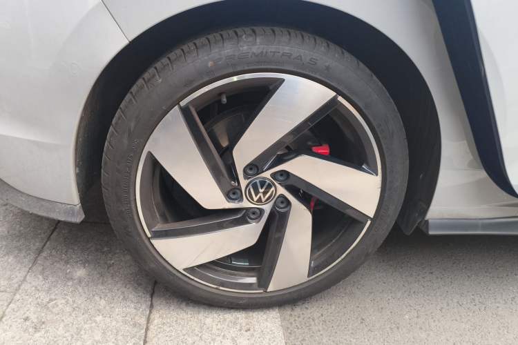 Used Volkswagen Golf GTI 2021 380TSI DSG GTI Right Rear Wheel Hub