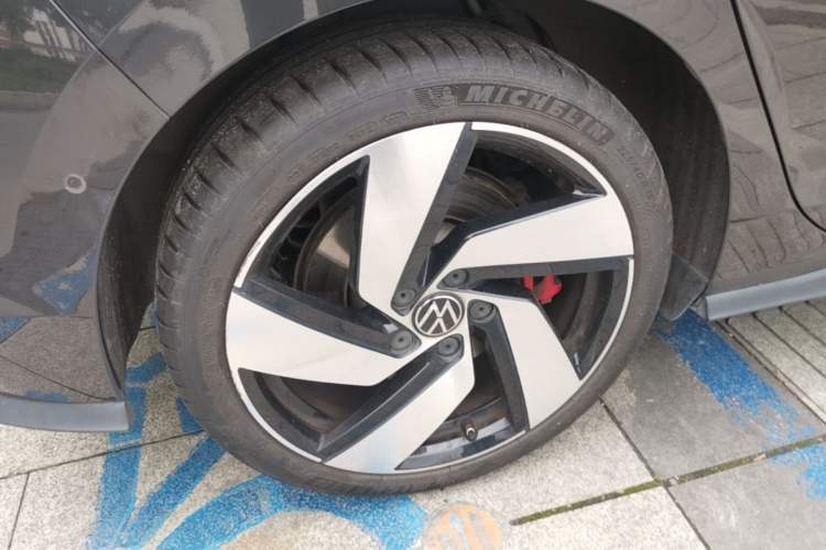 Used Volkswagen Golf GTI 2021 380TSI DSG GTI Right Rear Wheel Hub