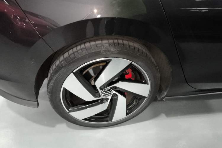 Used Volkswagen Golf GTI 2021 380TSI DSG GTI Right Rear Wheel Hub