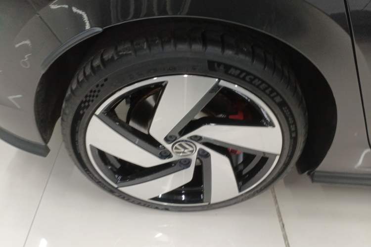 Used Volkswagen Golf GTI 2021 380TSI DSG GTI Right Rear Wheel Hub