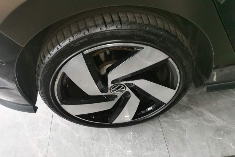 Used Volkswagen Golf GTI 2021 380TSI DSG GTI Right Rear Wheel Hub
