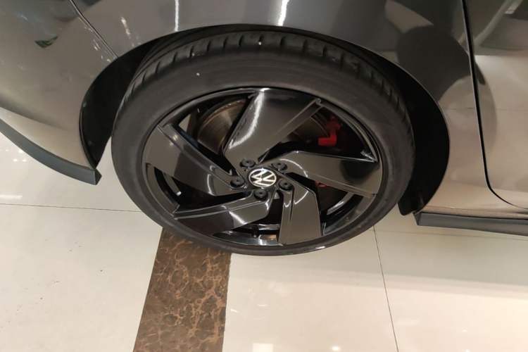 Used Volkswagen Golf GTI 2021 380TSI DSG GTI Right Rear Wheel Hub