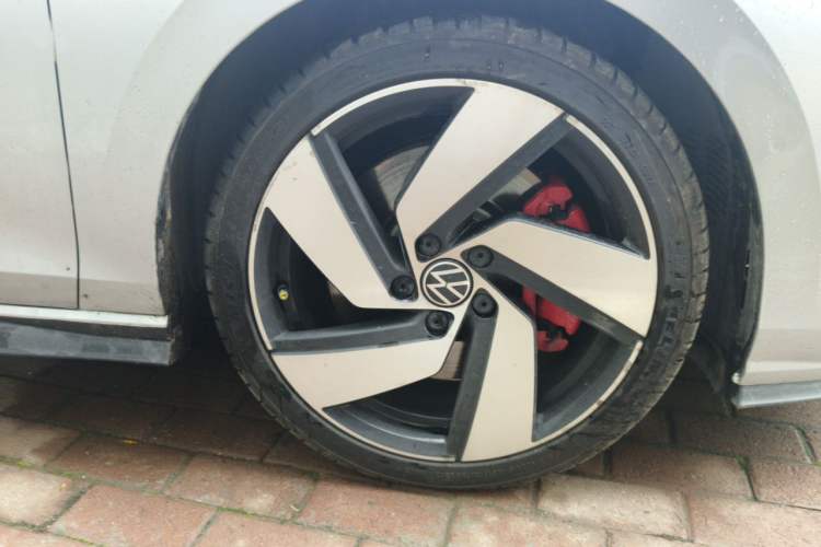 Used Volkswagen Golf GTI 2021 380TSI DSG GTI Right Front Wheel Hub