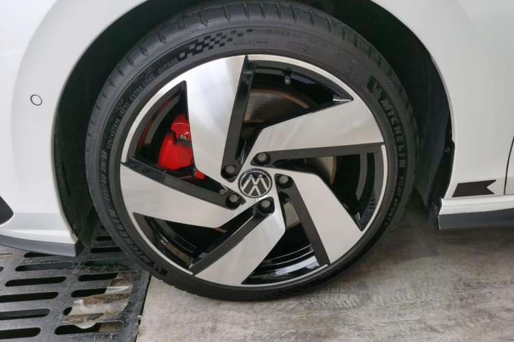 Used Volkswagen Golf GTI 2021 380TSI DSG GTI Left Front Wheel Hub