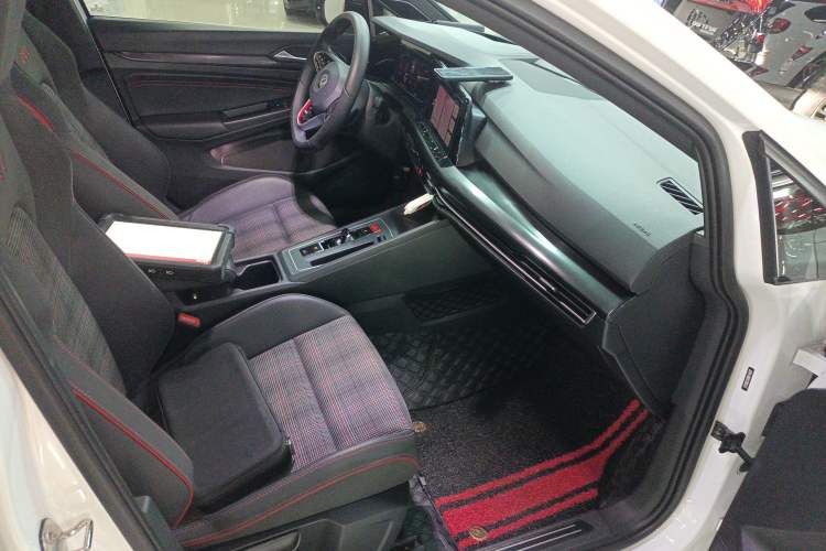 Used Volkswagen Golf GTI 2021 380TSI DSG GTI Right Front Seat