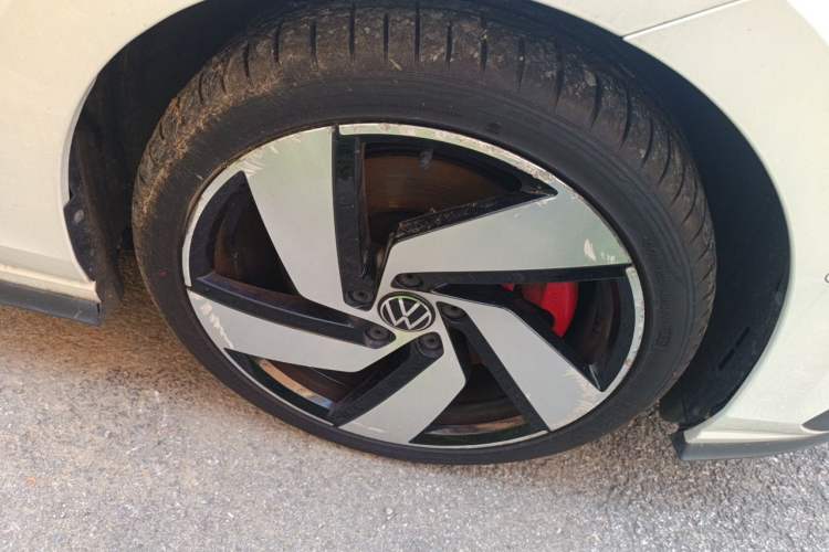 Used Volkswagen Golf GTI 2021 380TSI DSG GTI Right Front Wheel Hub