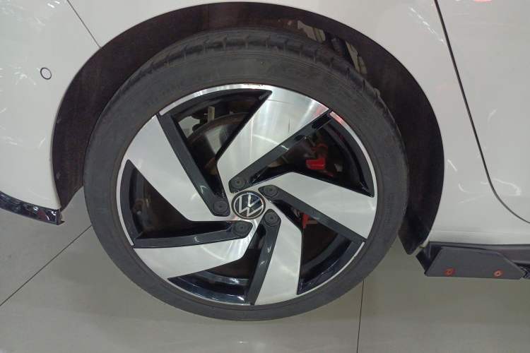 Used Volkswagen Golf GTI 2021 380TSI DSG GTI Right Rear Wheel Hub