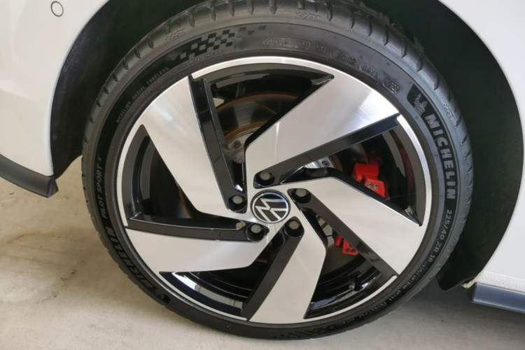 Used Volkswagen Golf GTI 2021 380TSI DSG GTI Right Rear Wheel Hub