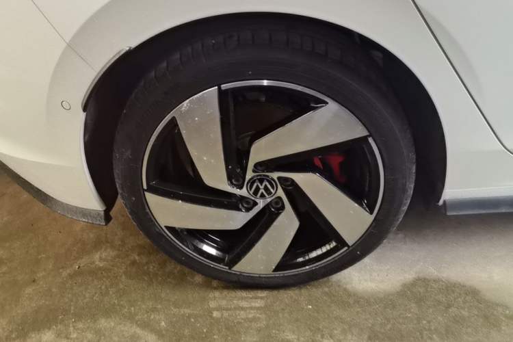 Used Volkswagen Golf GTI 2021 380TSI DSG GTI Right Rear Wheel Hub