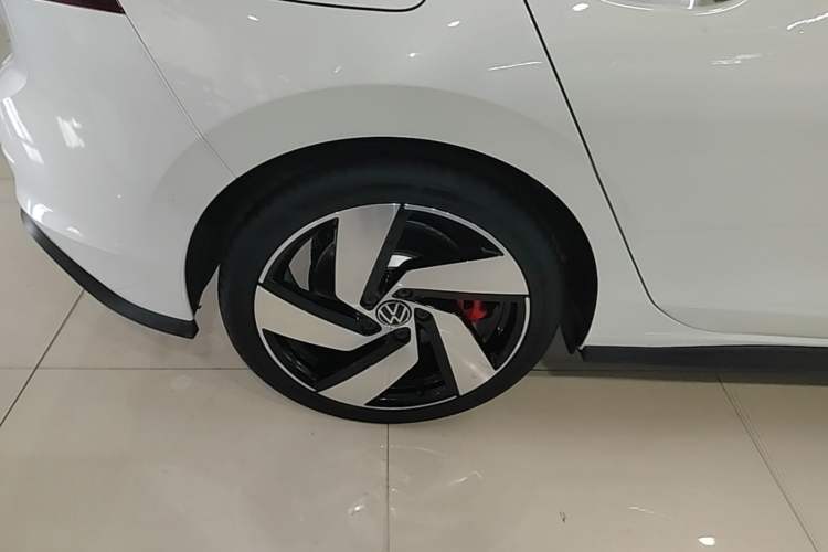 Used Volkswagen Golf GTI 2021 380TSI DSG GTI Right Rear Wheel Hub