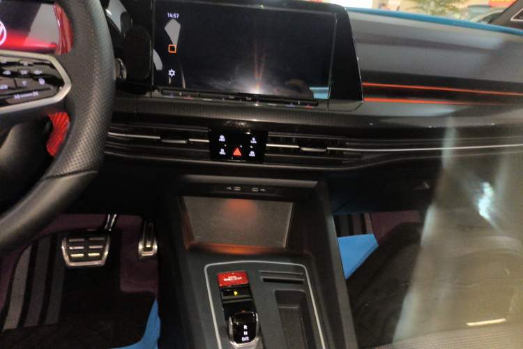Used Volkswagen Golf GTI 2023 380TSI DSG GTI Audio And AC Panel