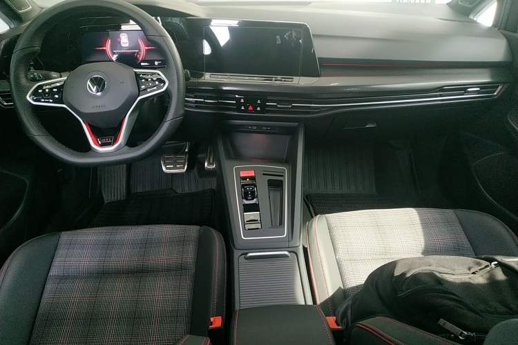 Used Volkswagen Golf GTI 2023 380TSI DSG GTI Audio And AC Panel