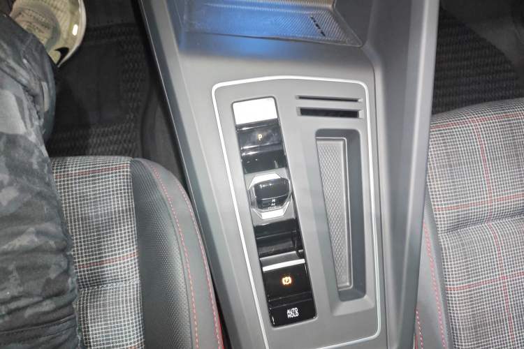 Used Volkswagen Golf GTI 2023 380TSI DSG GTI Gear Lever