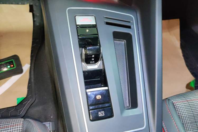 Used Volkswagen Golf GTI 2023 380TSI DSG GTI Gear Lever