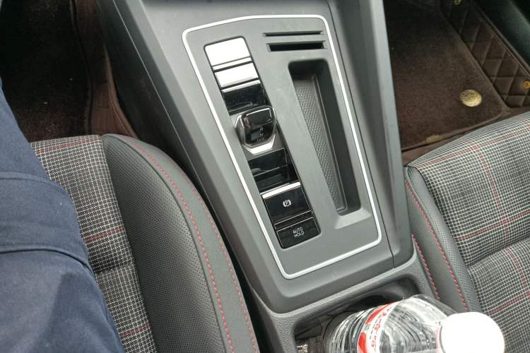 Used Volkswagen Golf GTI 2023 380TSI DSG GTI Gear Lever