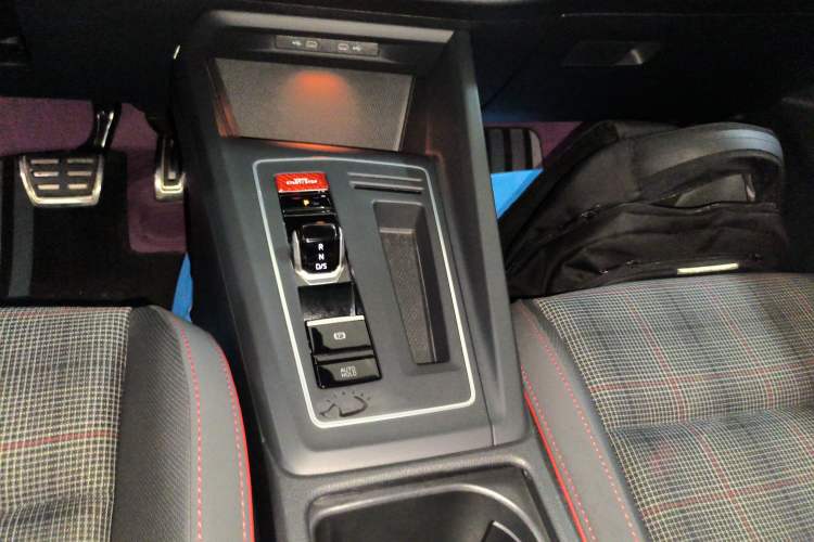 Used Volkswagen Golf GTI 2023 380TSI DSG GTI Gear Lever