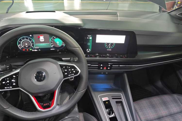 Used Volkswagen Golf GTI 2023 380TSI DSG GTI Interior 2