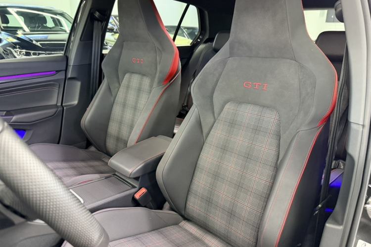 Used Volkswagen Golf GTI 2023 380TSI DSG GTI Interior 6