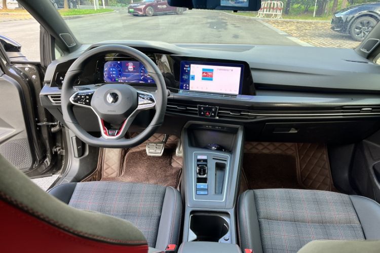Used Volkswagen Golf GTI 2023 380TSI DSG GTI Interior 8