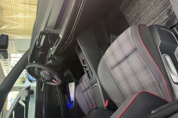 Used Volkswagen Golf GTI 2023 380TSI DSG GTI Interior 9