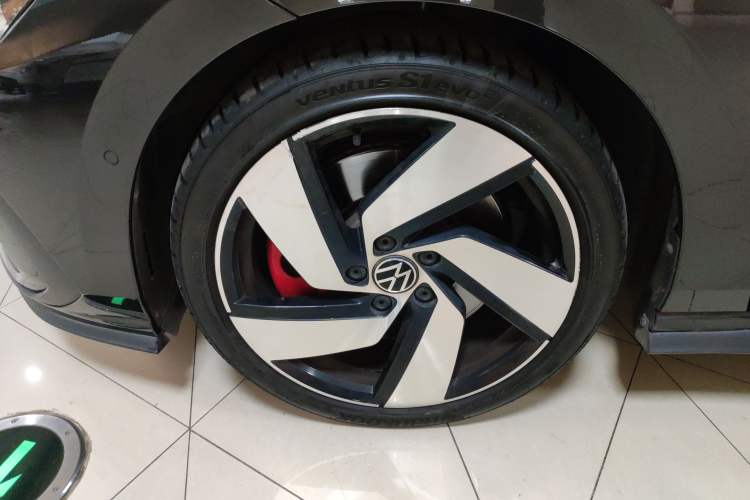 Used Volkswagen Golf GTI 2023 380TSI DSG GTI Left Front Wheel Hub