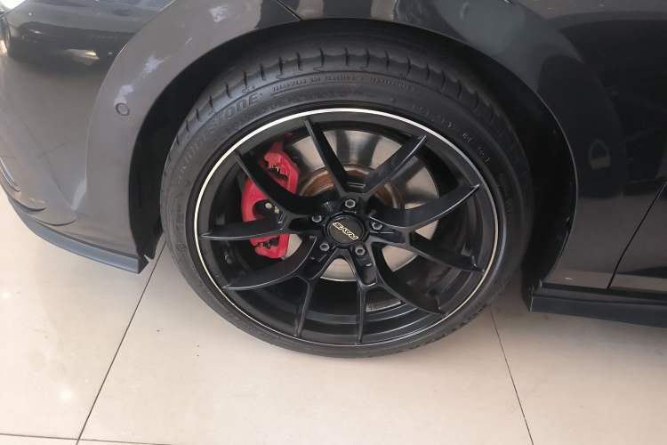 Used Volkswagen Golf GTI 2023 380TSI DSG GTI Left Front Wheel Hub