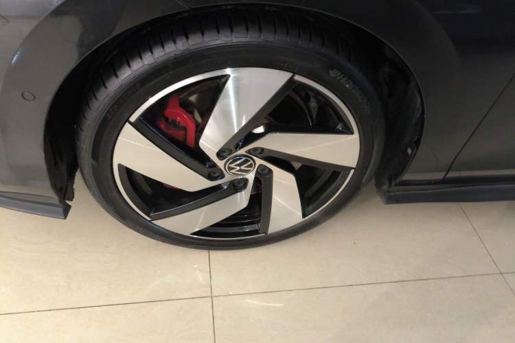 Used Volkswagen Golf GTI 2023 380TSI DSG GTI Left Front Wheel Hub